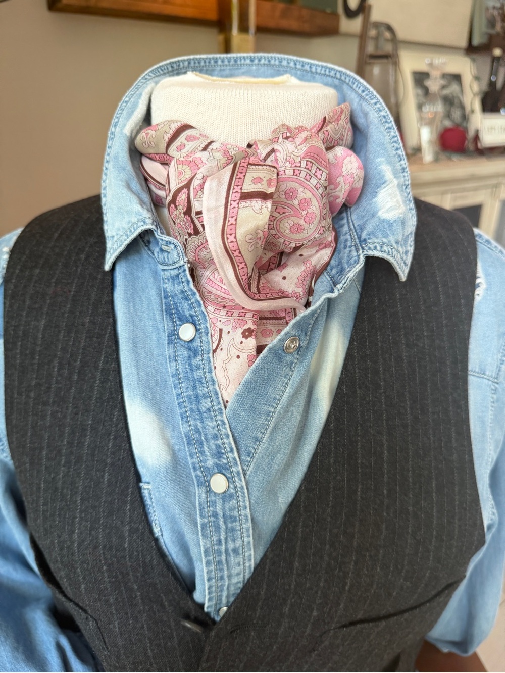 Oscar de la Renta Scarf Pink Paisley 50x10 Signed Designer Oblong VTG